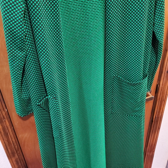 Super comfy stylish polka dot Lularoe Sarah - Picture 2 of 4